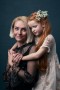 portrét matky s dcérou, fine art, štúdiová fotografia